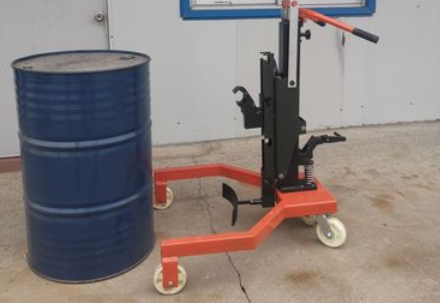 米博·体育迷你型铁桶搬运车车使用案例